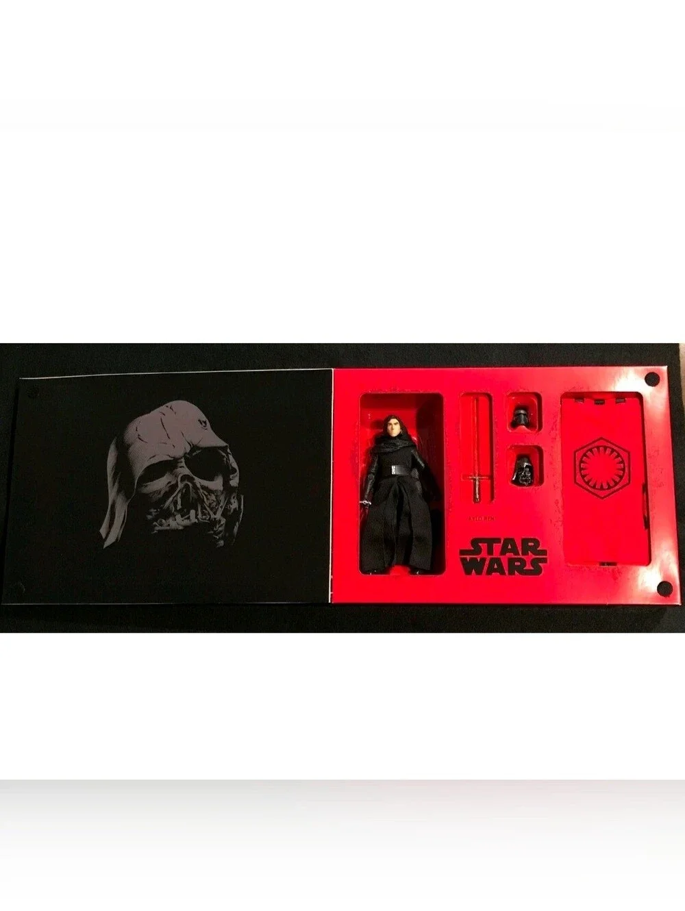 2016 Comic Con Exclusive - Star Wars The Black Series Kylo Ren - SDCC